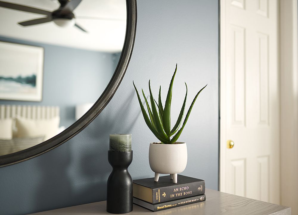 Finishing touches like drapery, flowers, books, porcelain and many other things you treasure belong in your luxury bedroom suite.